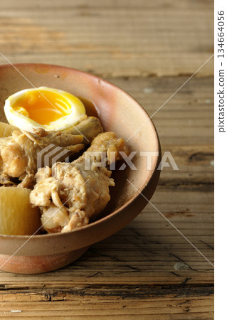 甜辣燉雞翅佐蘿蔔和蛋 甜辣燉雞翅佐蘿蔔和蛋 134664056