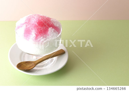 草莓糖漿刨冰 134665266