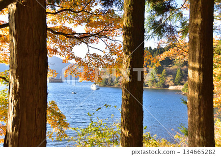 Autumn scenery of Hakone and Lake Ashi Autumn scenery of Hakone and Lake Ashi 134665282