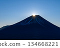 Spectacular winter scenery: Diamond Fuji (Ryūgatake), available only during the New Year holidays 134668221