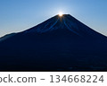 Spectacular winter scenery: Diamond Fuji (Ryūgatake), available only during the New Year holidays 134668224