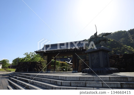 The main gate of Gifu Park and on to Gifu Castle The main gate of Gifu Park and on to Gifu Castle 134668415