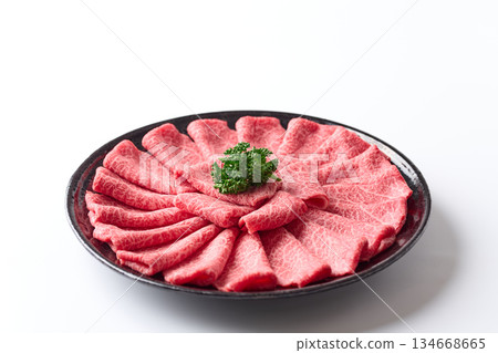 用於涮涮鍋的薄切國產和牛肩肉 134668665