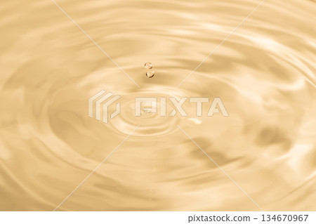 水濺動作鏡頭 134670967