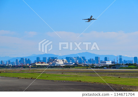 飛機起飛 飛機起飛 134671704