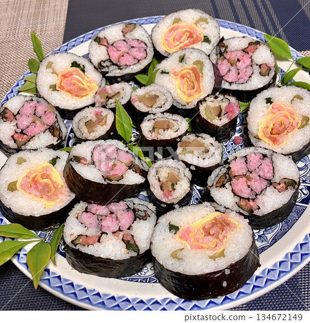 Sushi roll art 134672149