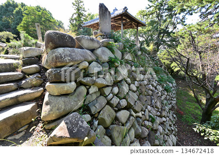 位於三重縣伊勢國的神戶城-現存石牆仍保存完好 位於三重縣伊勢國的神戶城-現存石牆仍保存完好 134672418