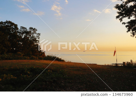 Plaza and evening view of the Harima Sea (Hyogo Prefecture) Plaza and evening view of the Harima Sea (Hyogo Prefecture) 134673960