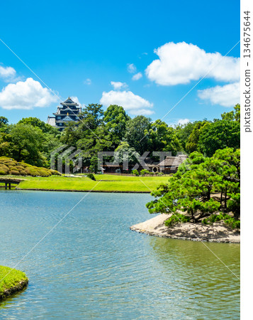 Summer in Okayama: Refreshing scenery of Korakuen Garden, Sawanoike Pond and Okayama Castle 134675644