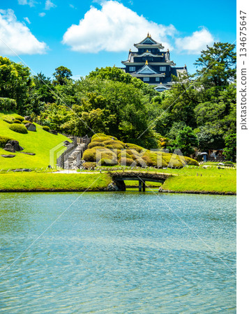 岡山之夏:後樂園、澤之池和岡山城的清爽景色 岡山之夏:後樂園、澤之池和岡山城的清爽景色 134675647