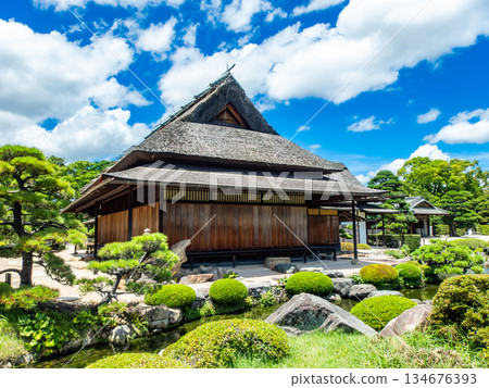 Summer in Okayama: Refreshing scenery of Korakuen Garden, blue skies and Enyotei Summer in Okayama: Refreshing scenery of Korakuen Garden, blue skies and Enyotei 134676393