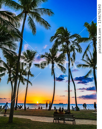 太陽套夏威夷威基基海灘 134676840