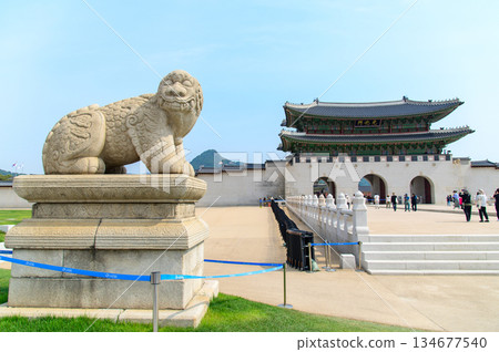 Very beautiful scenery of Gyeongbokgung Palace in Seoul, South Korea Very beautiful scenery of Gyeongbokgung Palace in Seoul, South Korea 134677540
