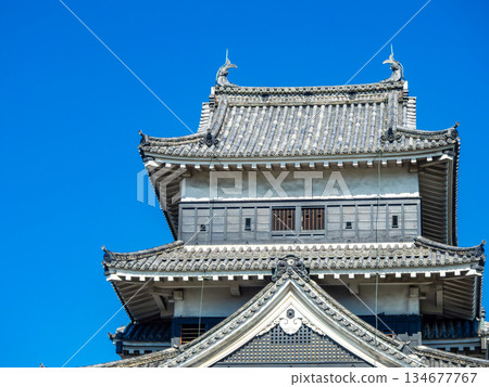 松本城清爽的夏日風景:藍天與城樓 松本城清爽的夏日風景:藍天與城樓 134677767