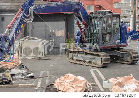 [商店拆除和重型機械] 134678297