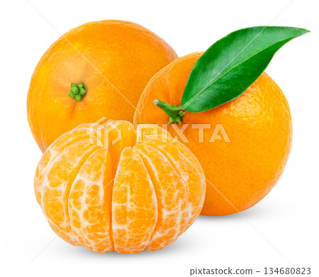 Ripe tangerines, peeled and whole, with and without peel, isolated. Mandarin with leaf and slices with clipping path. 134680823