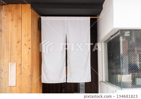 The curtain-like fabric that hangs in front of traditional Japanese restaurants and shops not only serves as a signboard, but holds a larger meaning, The curtain-like fabric that hangs in front of traditional Japanese restaurants and shops not only serves as a signboard, but holds a larger meaning, 134681823