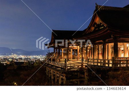 京都清水寺夜景 134683614