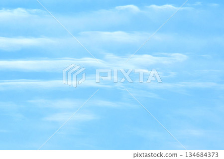 動態流動的波浪雲(怪異雲)自由空間(固定照片) 動態流動的波浪雲(怪異雲)自由空間(固定照片) 134684373