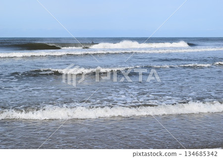 Rough waves of the Sea of Japan Shonai coast Rough waves of the Sea of Japan Shonai coast 134685342