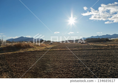 Early winter morning: rural scenery in northern Kanto 134685617