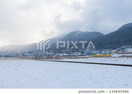 由布院雪景（大分縣由布市由布院） 134685666