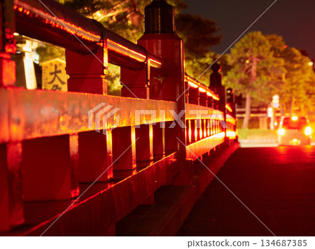Night view of Nakabashi Bridge on the Miyagawa River in Takayama, a popular tourist spot 134687385