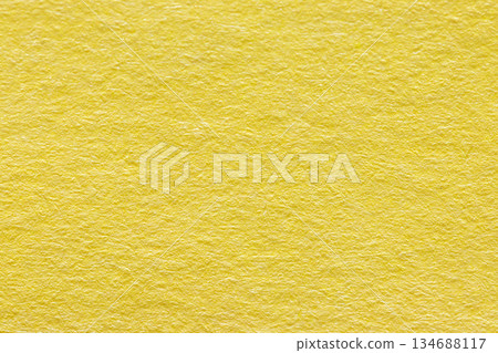 粗糙的淡黃色牆壁 134688117