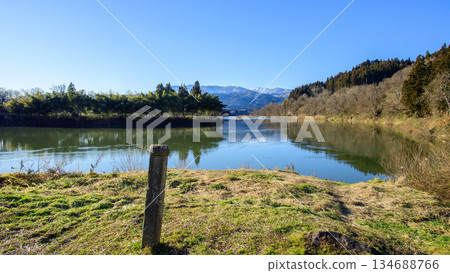 山形縣大淀地區靜謐的莫加米川 山形縣大淀地區靜謐的莫加米川 134688766
