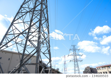 藍天和塔 134689503