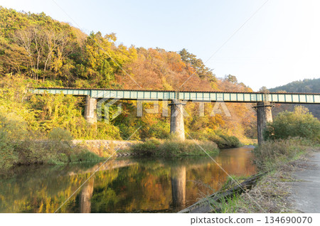 大船渡線上的綾比溪橋橫跨佐鐵川 大船渡線上的綾比溪橋橫跨佐鐵川 134690070