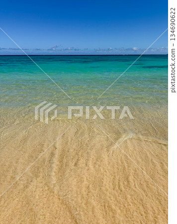 夏威夷拉尼凱海灘,白沙清澈,碧空如洗,熱帶風光 夏威夷拉尼凱海灘,白沙清澈,碧空如洗,熱帶風光 134690622