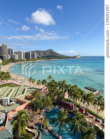 從夏威夷威基基喜來登酒店的陽台上眺望威基基海灘 134691497