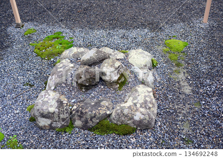 三石在通往伊勢神宮外宮的路上 134692248