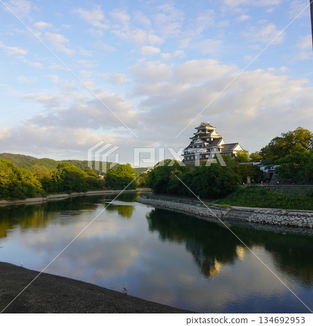 "Okayama Castle reflected in the river" 134692953