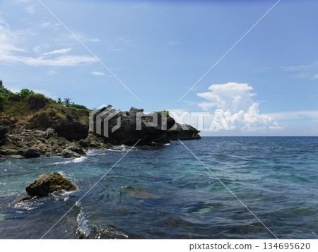 台灣偏遠島嶼的蔚藍大海 134695620