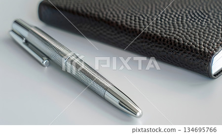 簡約精緻的商務文具產品照片 134695766