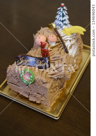 一款靈感來自伐木工瓦瓦的手工聖誕蛋糕 一款靈感來自伐木工瓦瓦的手工聖誕蛋糕 134696043