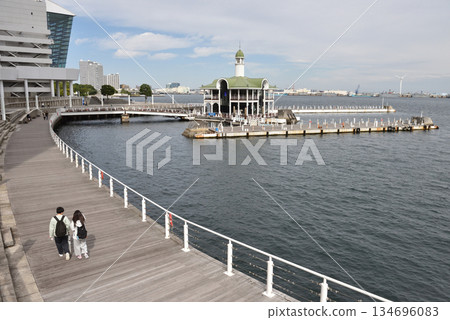 A couple strolling near Yokohama Pukarisanbashi Bridge 134696083