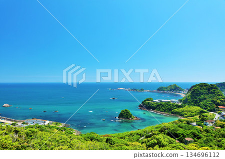 Chiba Prefecture Blue sky and the sea of Kamogawa River Chiba Prefecture Blue sky and the sea of Kamogawa River 134696112