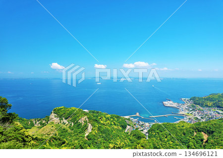 Chiba Prefecture Blue Sky and Blue Sea Boso Peninsula (View from Mt. Nokogiri) 134696121