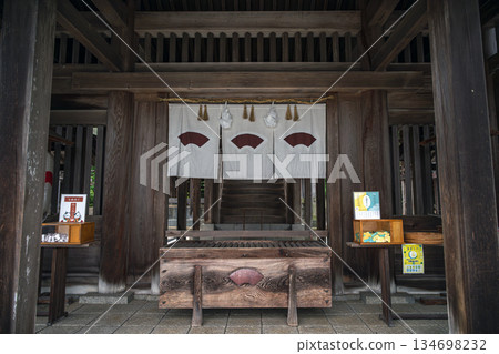 出雲定神社正殿與參拜殿 出雲定神社正殿與參拜殿 134698232