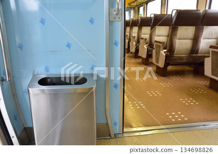 A view from the window of a local train from Takikawa Station to Fukagawa Station on the JR Hokkaido Hakodate Main Line (cloudy in the summer of 2023) 134698826