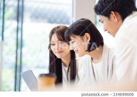 商務人士 134699006