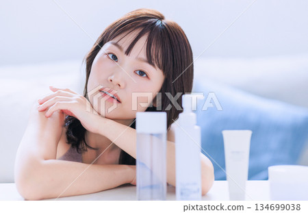 Young women's skin care 134699038