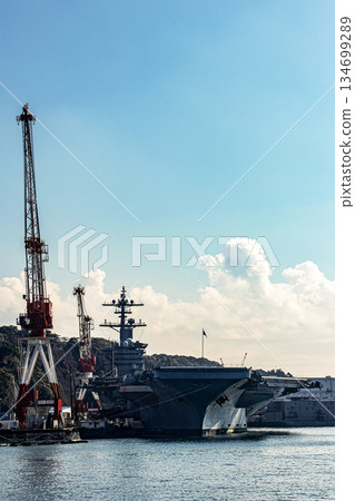 The U.S. Navy nuclear-powered aircraft carrier USS George Washington is docked at Yokosuka Naval Base in Kanagawa Prefecture for repairs and replenishment. 134699289