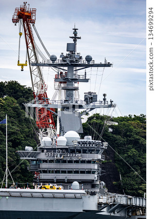The U.S. Navy nuclear-powered aircraft carrier USS George Washington is docked at Yokosuka Naval Base in Kanagawa Prefecture for repairs and replenishment. 134699294