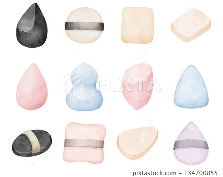 一套各式各樣的水彩風格粉底粉撲 134700855