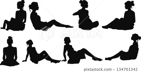 一幅描繪裹著浴巾的女子正在洗澡的插圖 134701342