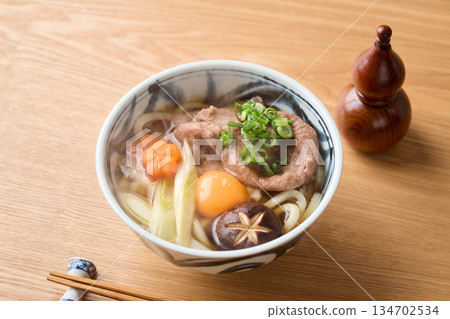 Beef suki udon 134702534